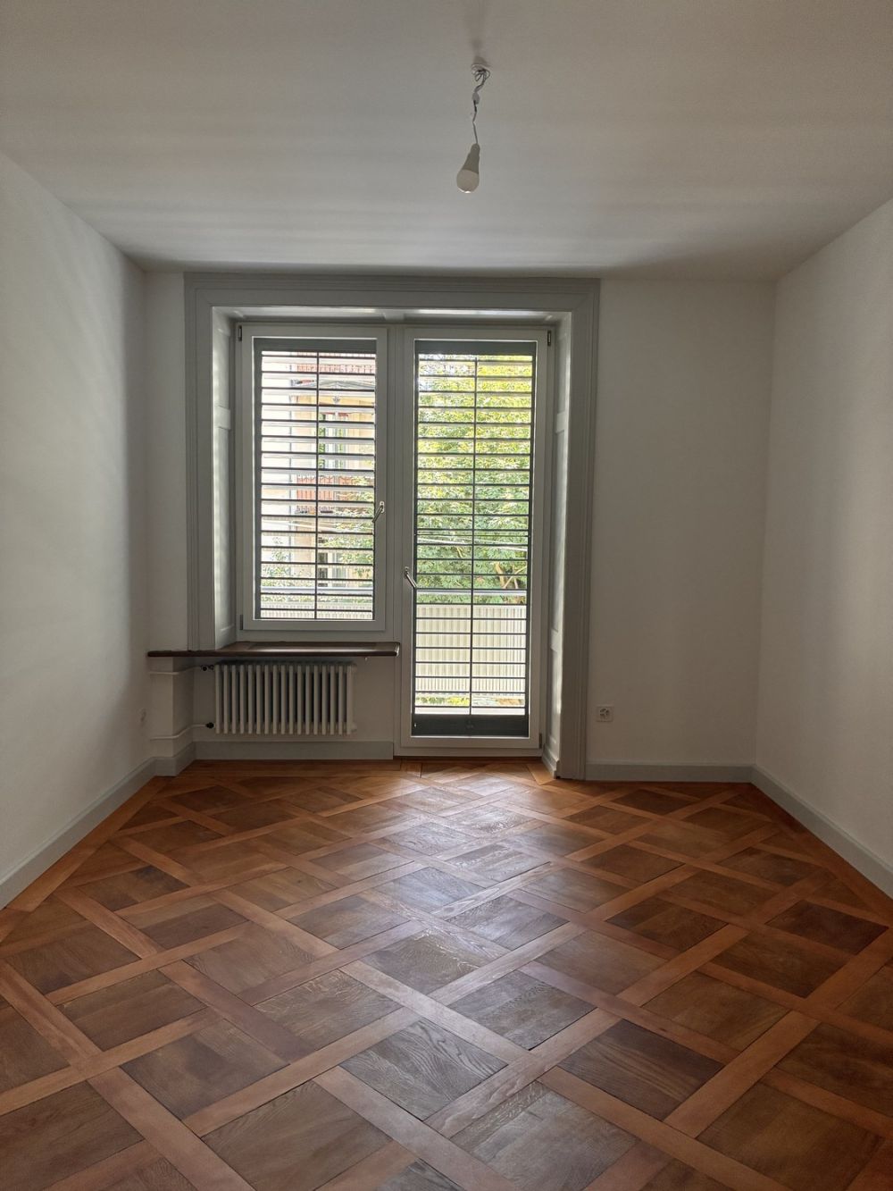 Altbauwohnung nach Totalsanierung - Wohnzimmer