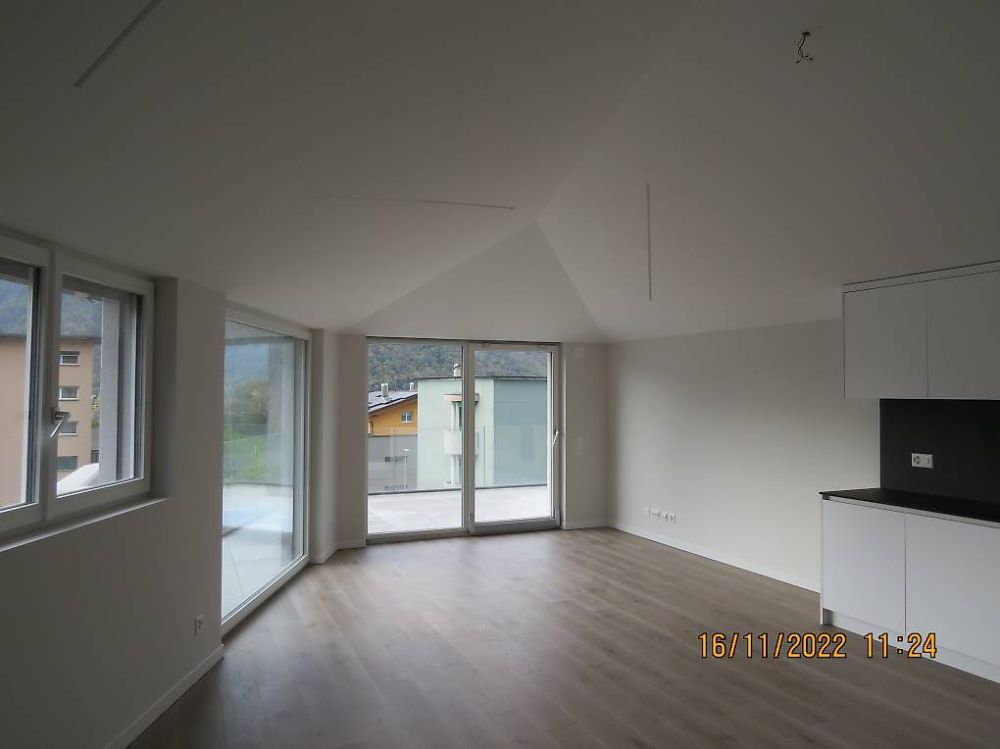 Moderno appartamento di 4 locali a Melano con giardino privato - Bild 3