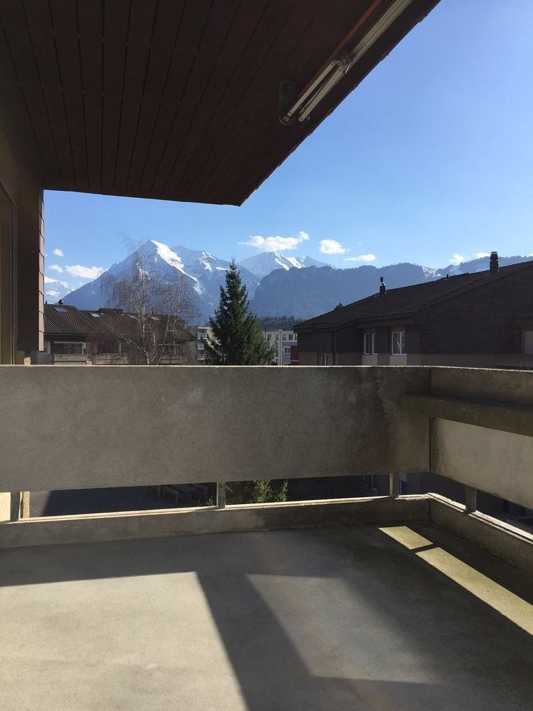 Befristete Wohnung am Tor vom Berner Oberland - Balkon