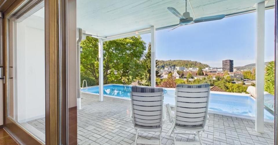 HOCHWERTIG MIT EIGENEM POOL UND PANORAMABLICK - Appartement terrasse 3.5 pièces - image - 4