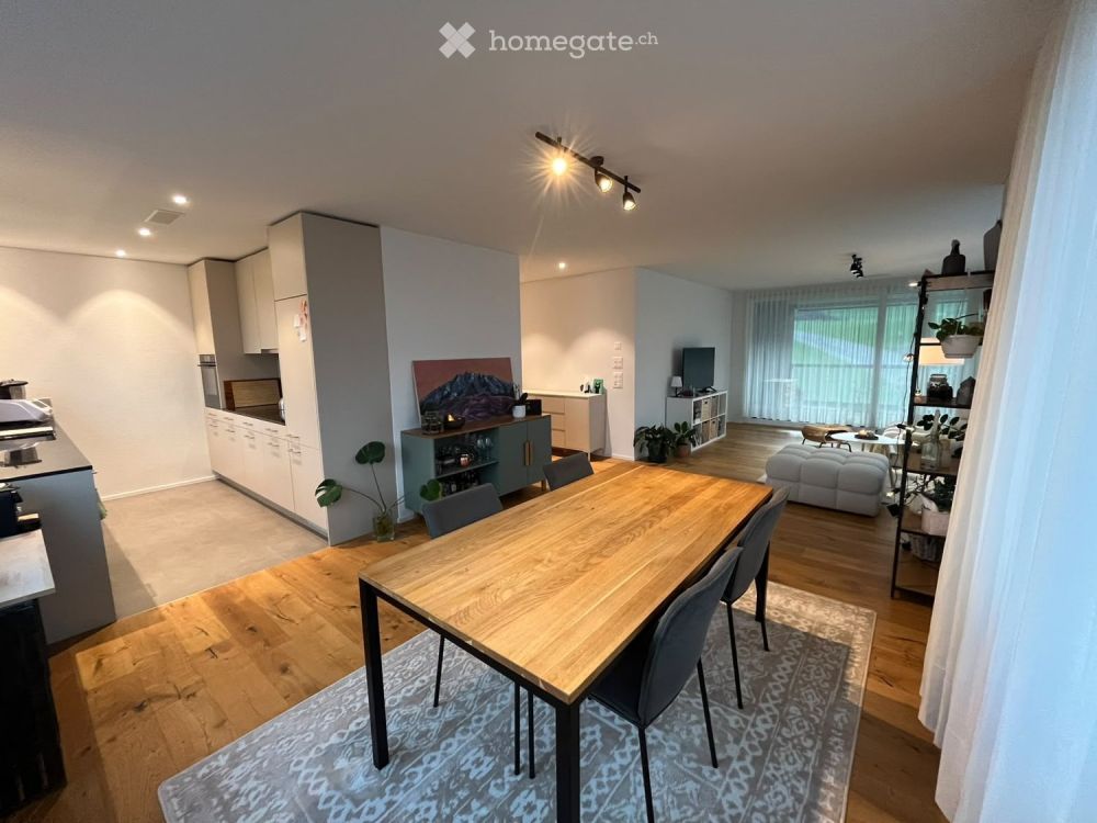 Moderne Wohnung mit Blick ins Grüne in Rotkreuz - Bild 1