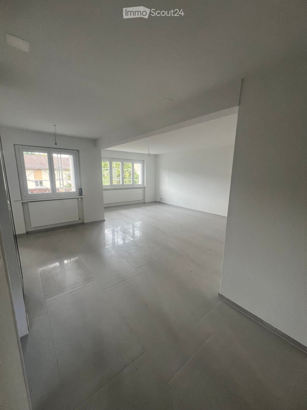 Moderne 4.5-Zimmer-Wohnung mit Balkon in Düdingen - Bild 3
