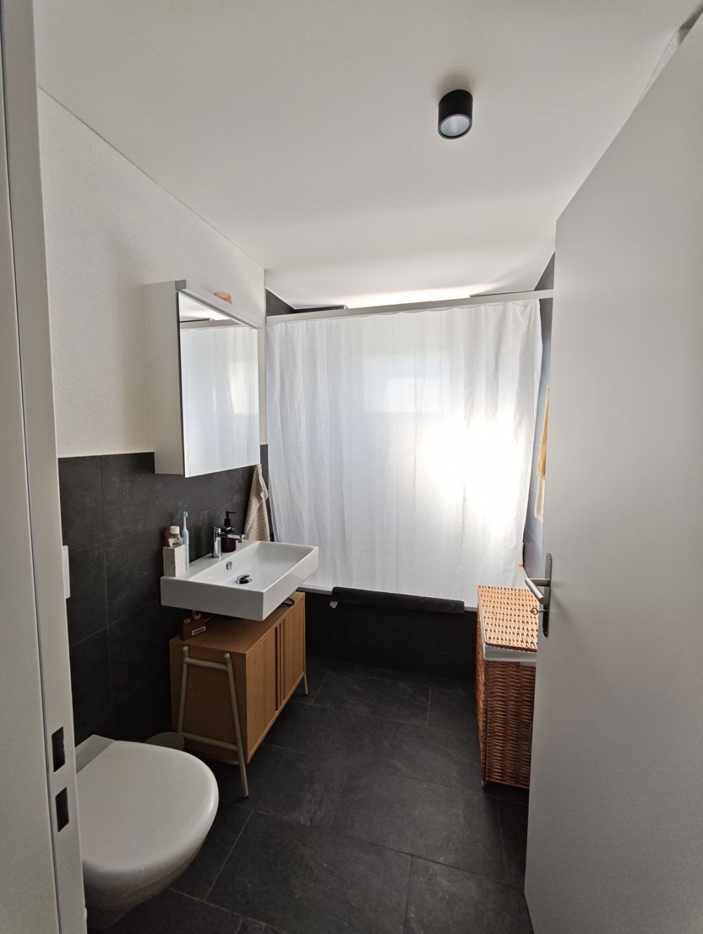 Moderne 4.5-Zimmer-Neubauwohnung mit grossem Balkon - Bild 6