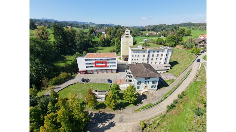 komplett sanierte 3 1/2 Zi. Wohnung im Grünen am Dorfbach - Bild 2