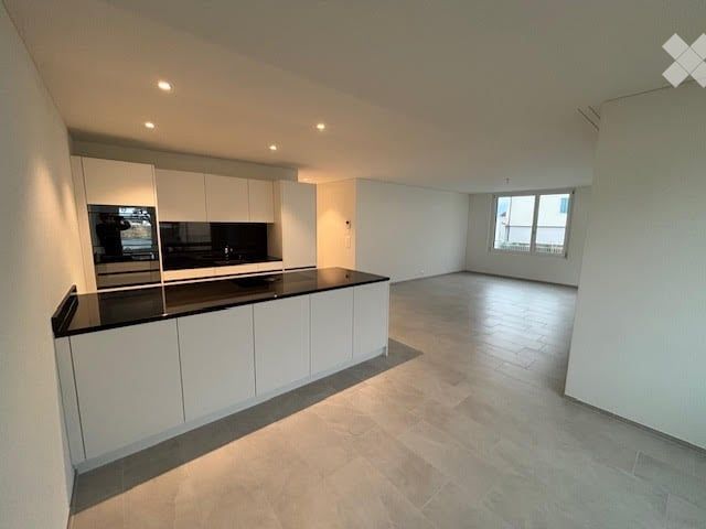 Moderne 3.5-Zimmer-Neubau-Wohnung mit grossem Balkon - Bild 4