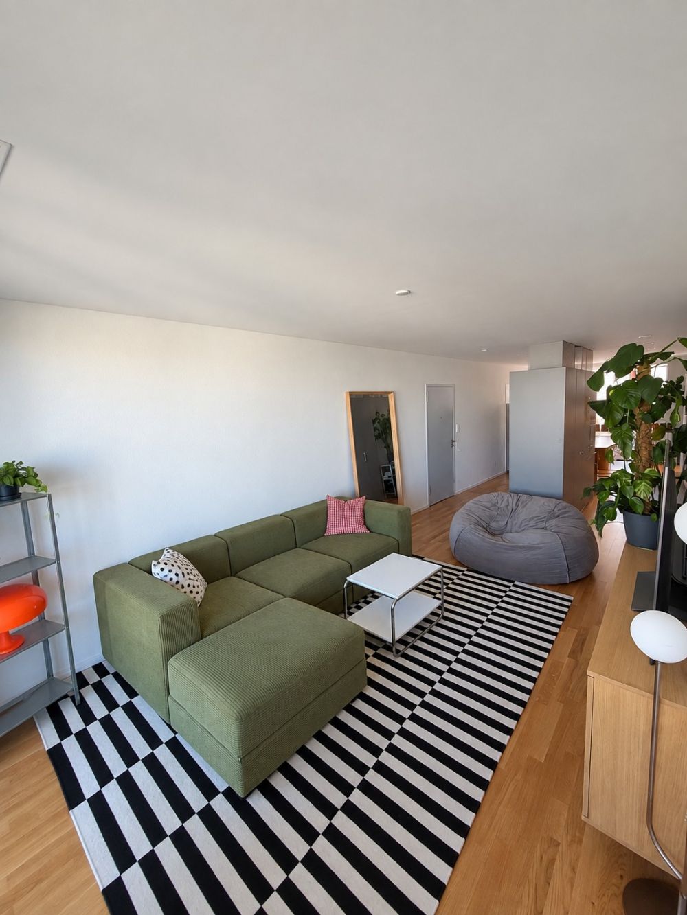 Helle 3.5-Zimmer-Wohnung im 5. OG mit Loggia und Balkon in Kriens - Bild 10