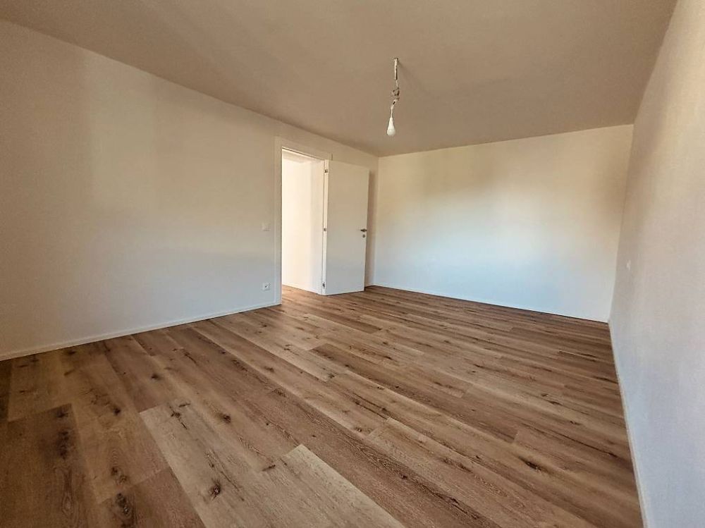 Erstklassige Lage (B) - 4.5 Zimmer/100 m² (2. OG) - Camignolo - Bild 2