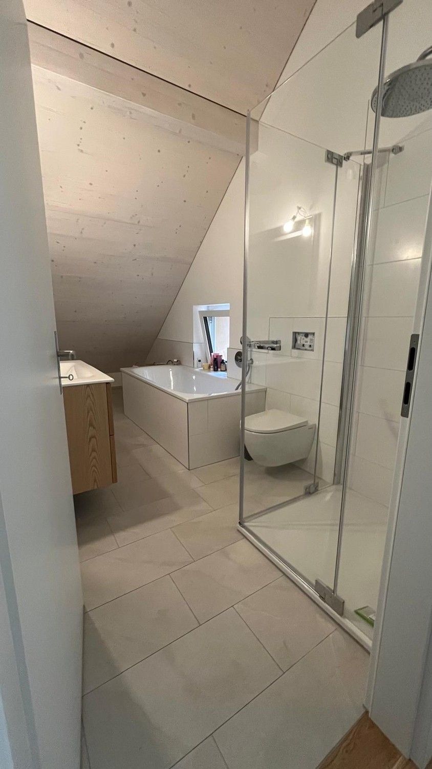 Attraktiver 4.5-Zimmer-Hausteil mit Seesicht – Erstbezug nach Komplettumbau - Bild 8