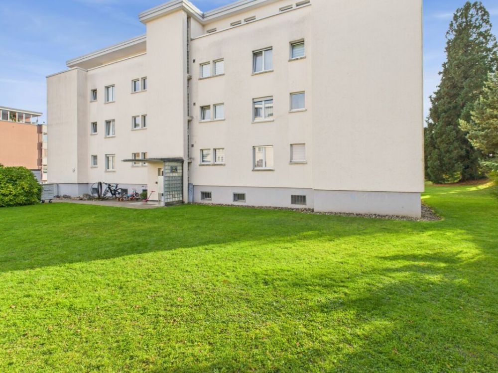 Erstbezug nach Totalsanierung: Stilvolle 4.5-Zimmer-Wohnung mit Top-Anbindung - Bild 12