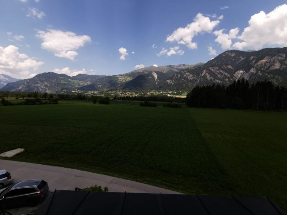 3.5-Zimmer-Wohnung mit atemberaubender Aussicht in Cazis - Bild 3