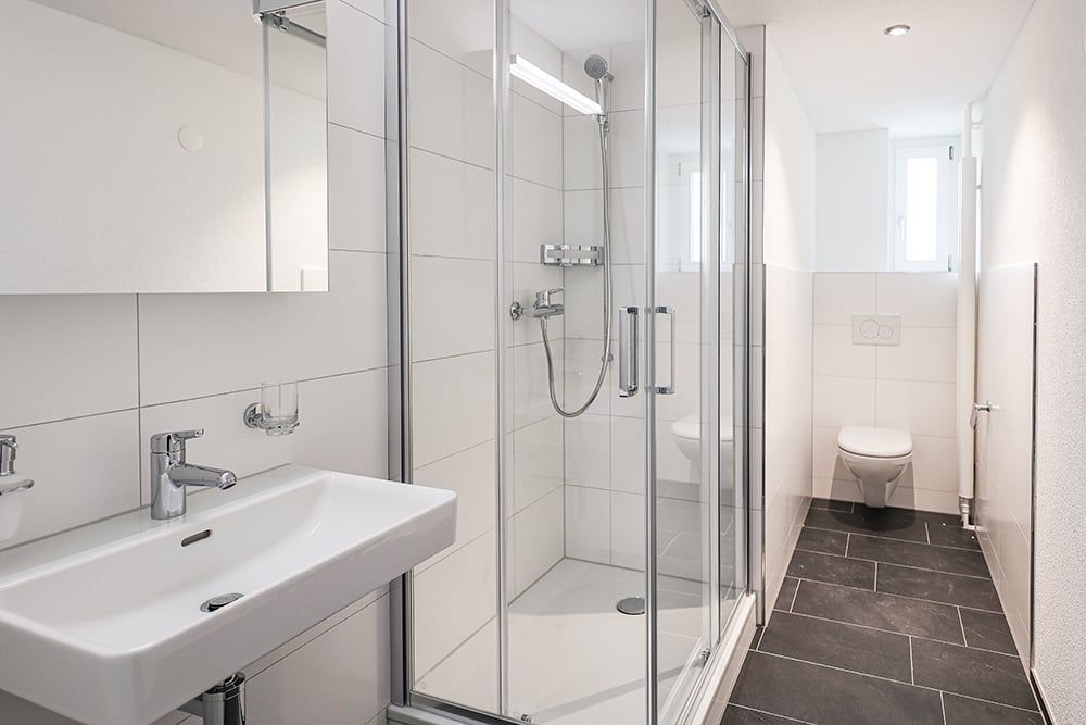 Attraktive, kernsanierte Wohnung inmitten von Wohlen - Wohlen, Zentralstrasse 4 - Dusche-WC