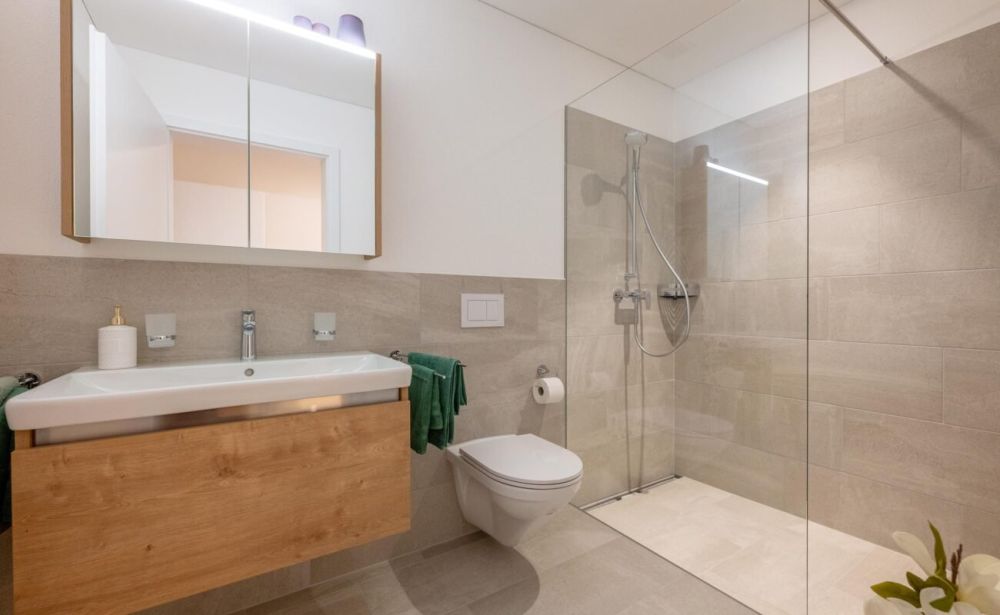 4.5 Zimmer Wohnung - Badezimmer Dusche