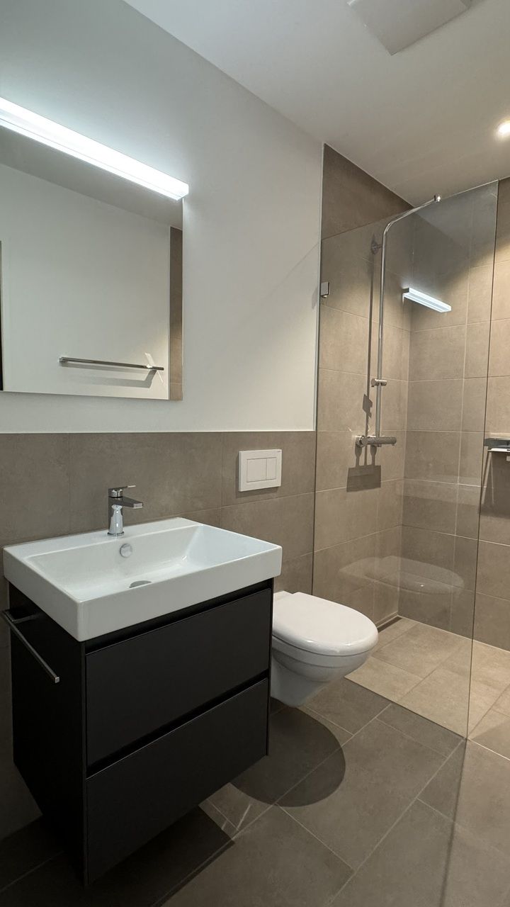 Moderne 4.5-Zimmer-Neubauwohnung mit grosszügigem Balkon - Erstbezug - Bild 6