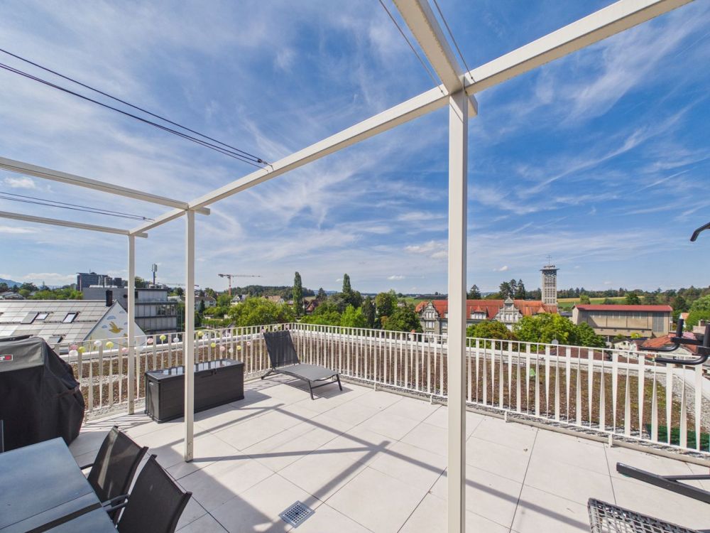 Lichtdurchflutete 3.5 Zimmer Penthousewohnung mit riesiger Terrasse, zentral in Luzern - Bild 2