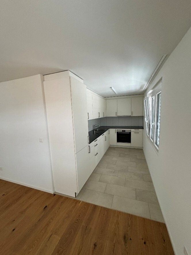 moderne 2.5 Zimmer-Wohnung im Zentrum von Rorschach! - Küche