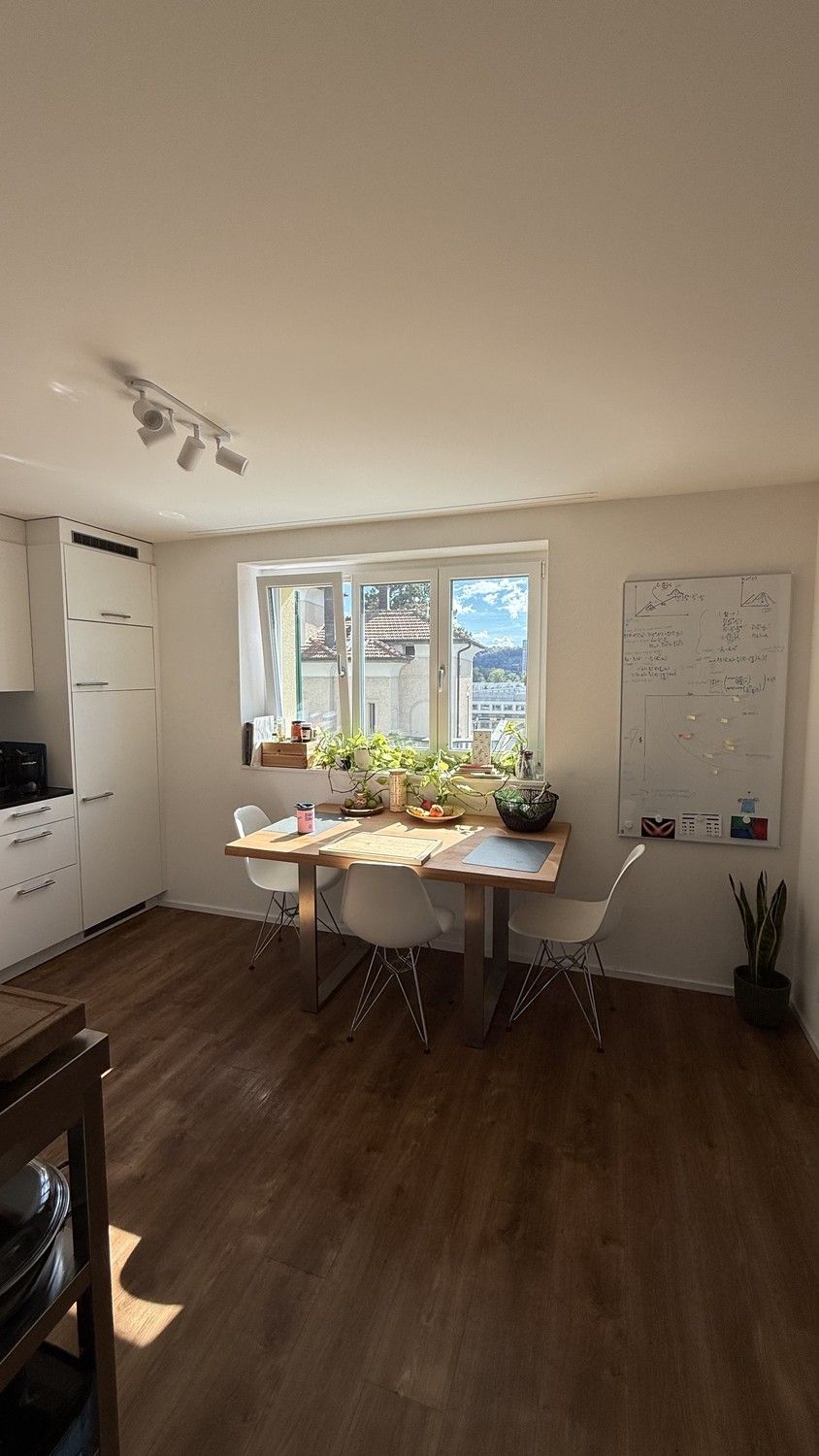 Moderne 2.5-Zimmer-Wohnung (57 m²) mit Balkon und ruhiger Lage, 10 Min. zu Oerlikon - Bild 4