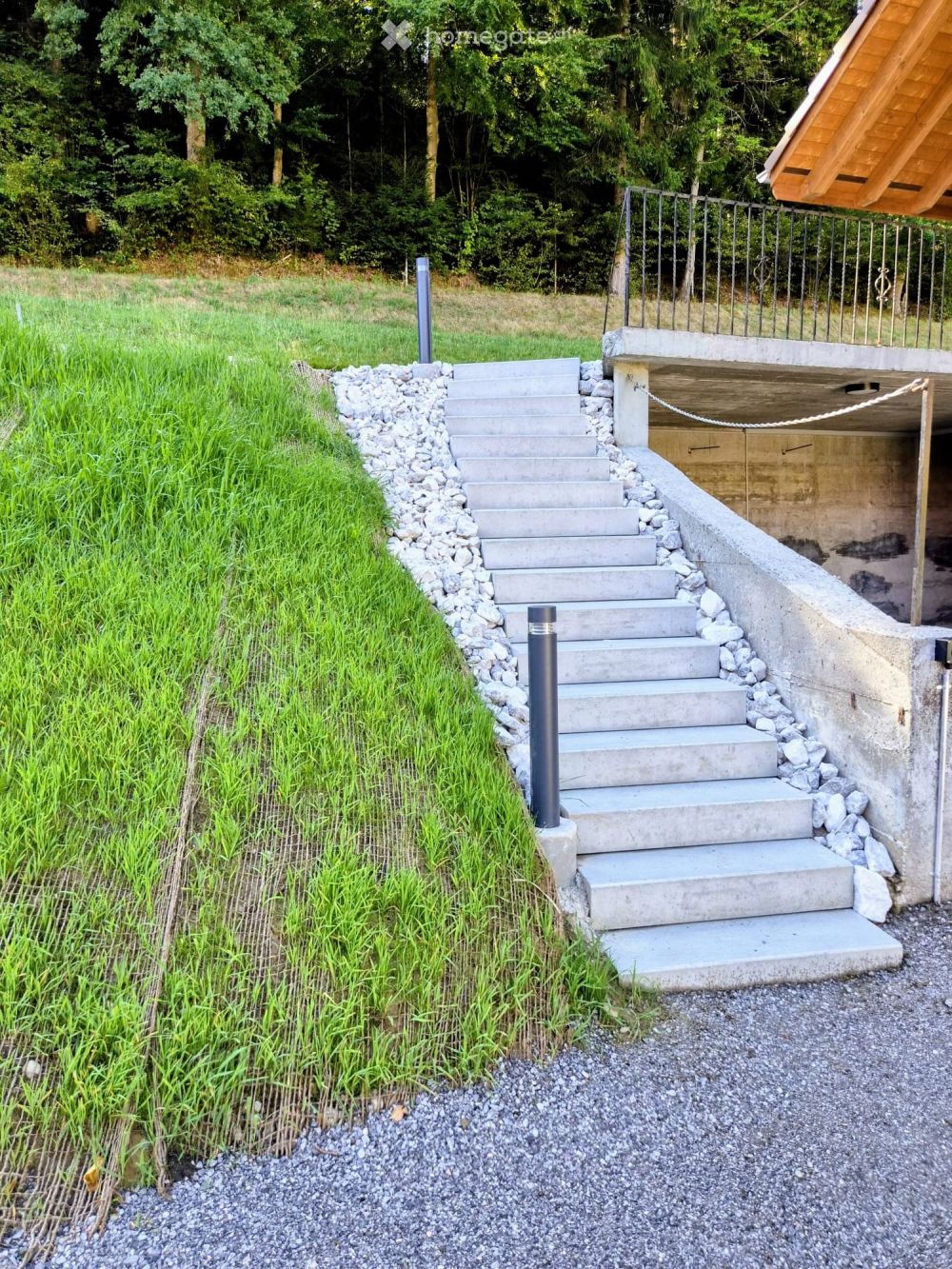 Erstbezug nach Totalsanierung: Moderne 2.5-Zimmer-Wohnung mit Gartensitzplatz - Bild 2