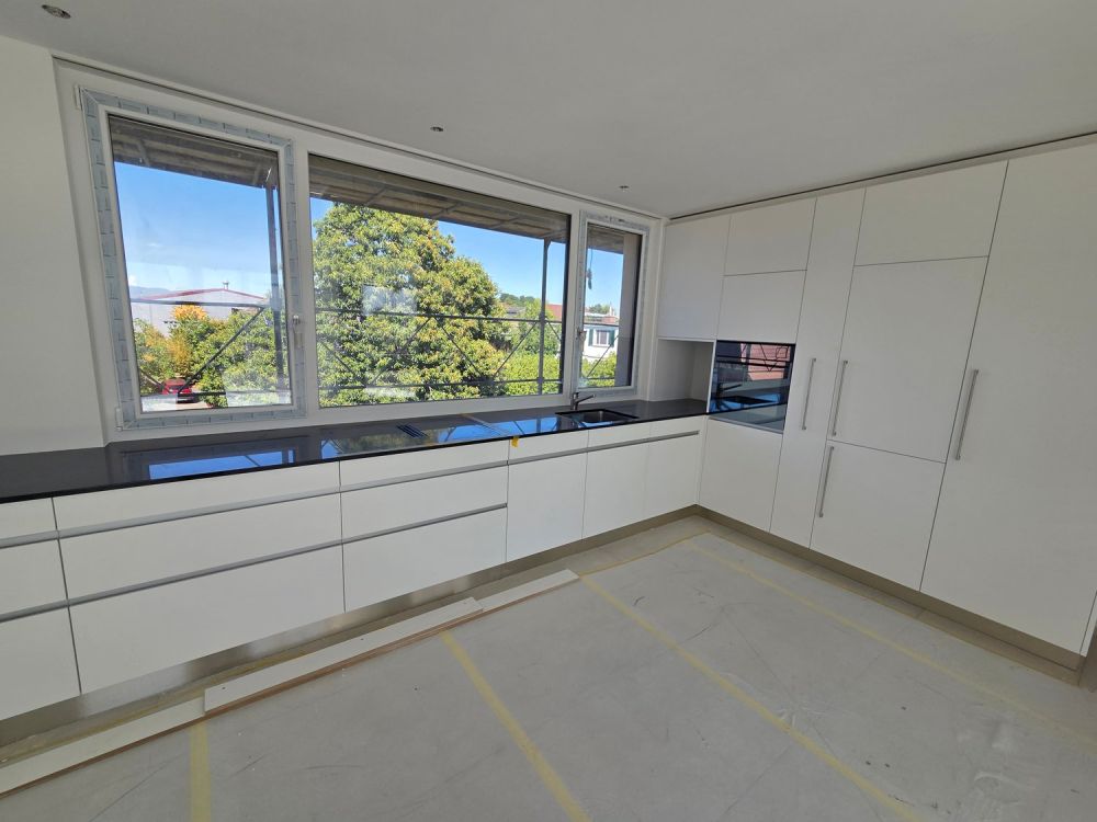 Exklusive 4-Zimmer-Attikawohnung mit Seesicht - Bild 3