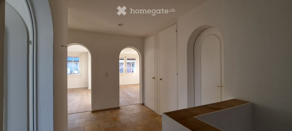 Grosszügiges 6-Zimmer-Reihenhaus mit Garten und 2 Garagenplätze in Altendorf - Bild 3