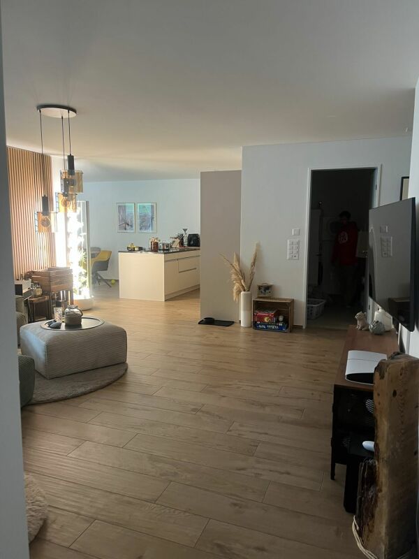Hochwertig ausgebaute 3.5 Zimmer-Wohnung im gepflegten Parco Verde zu vermieten - Bild 4