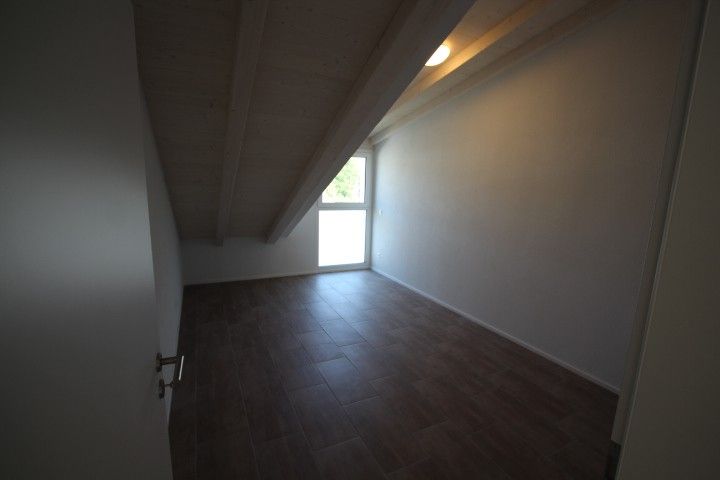 Frisch erstellte helle moderne 3.5 Zimmer Dach Wohnung an sehr zentraler Lage. - Bild 9