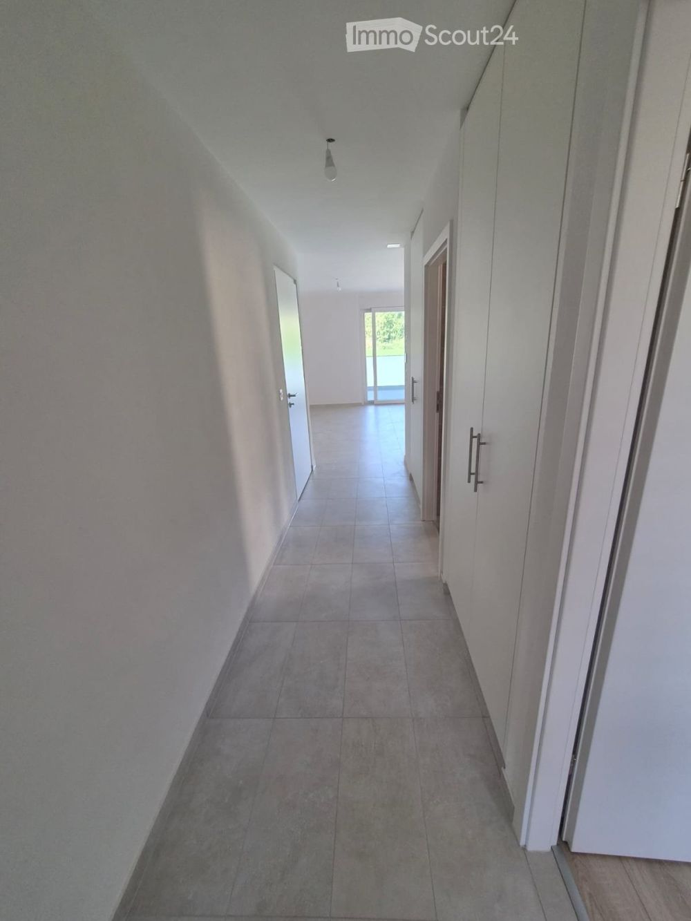Neue 3.5-Zimmer-Wohnung mit Balkon in Sion - Bild 8