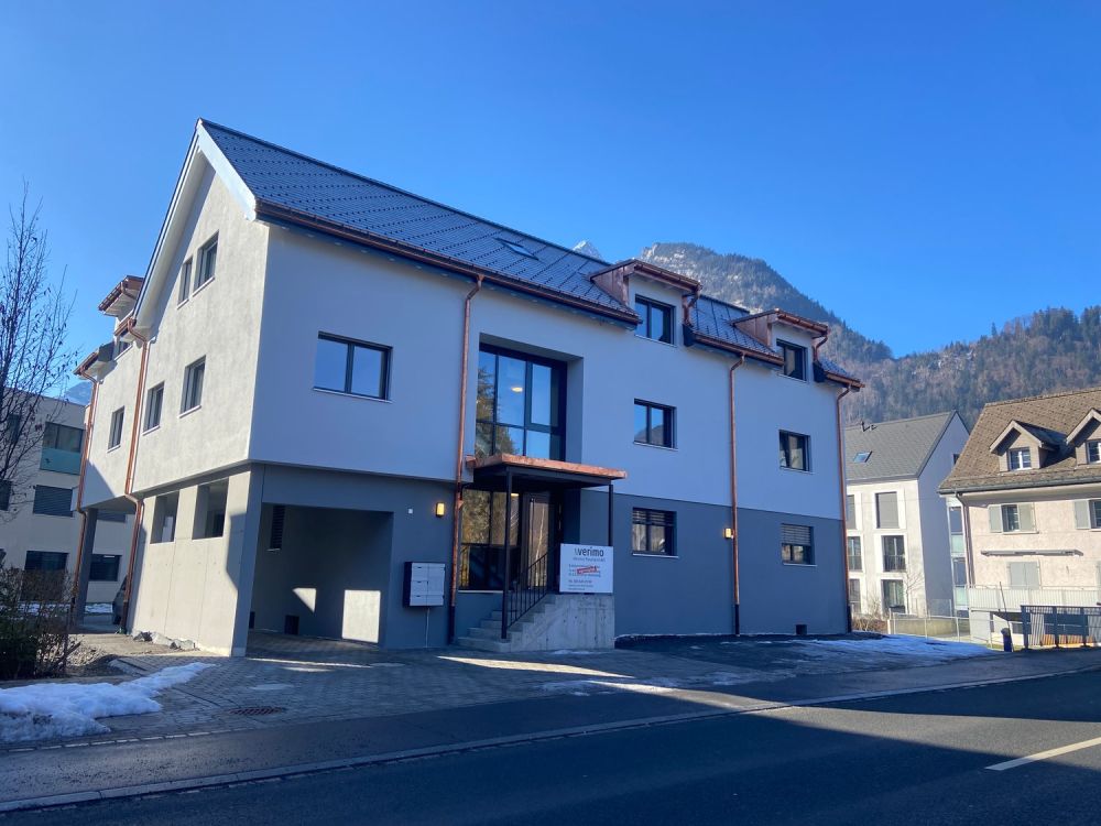 Neubau - Moderne 3.5-Zimmer-Wohnung mit Balkon in Näfels - Bild 1