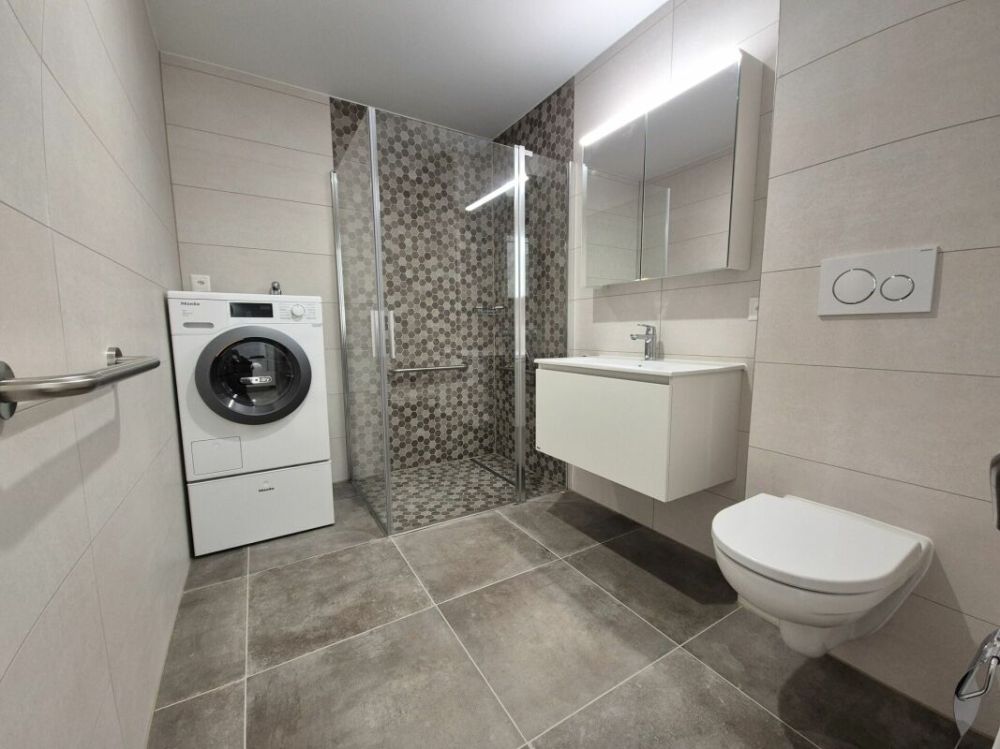 Prairie 1 - Senior - Appartement 1.5 pièces au 3ème étage - Salle de douche