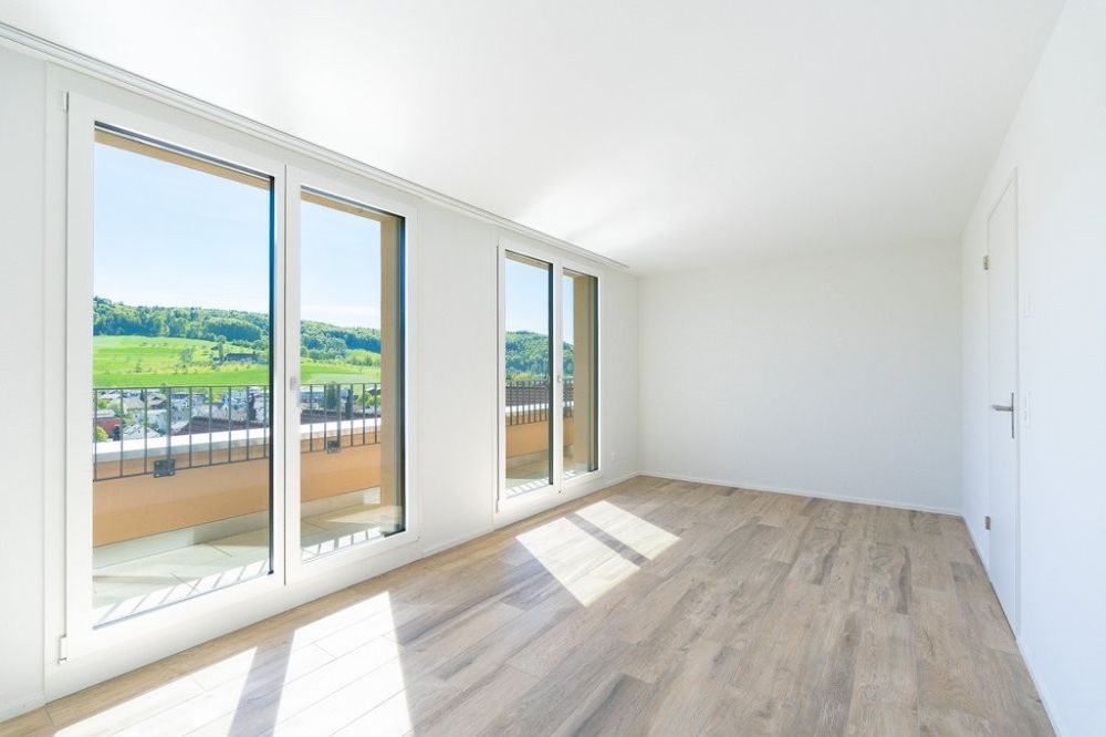 ERSTVERMIETUNG - 6.5-Zi.-Reiheneinfamilienhaus mit PV-Anlage - DSC02492.jpg