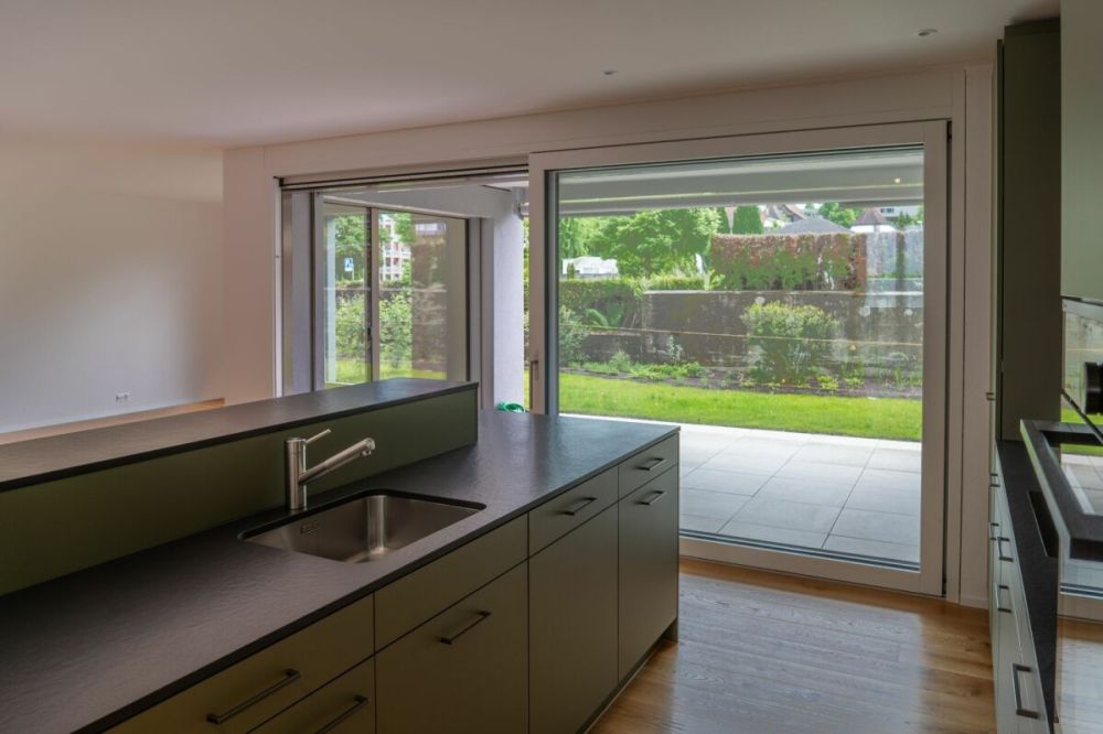 Neuwertige 4½ Zimmer-Gartenwohnung an hervorragender Lage - Bild 2