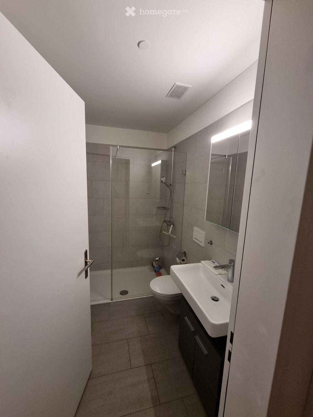Zimmer mit privatem Bad und Reduit in Bülach - Bild 2