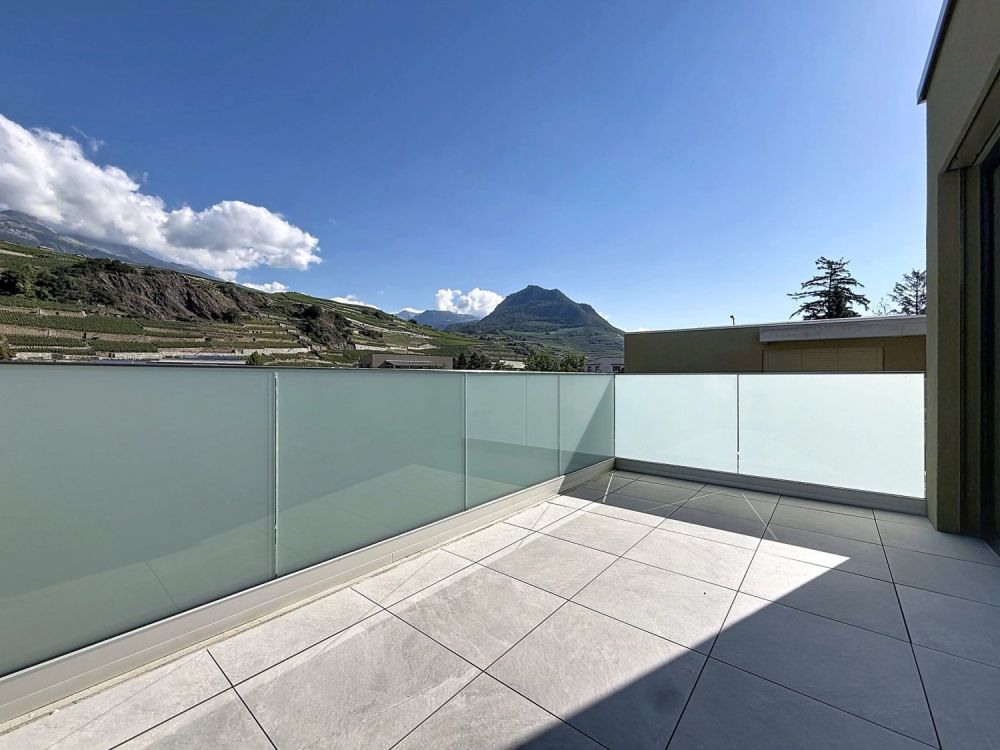 Zu vermieten in Uvrier großes 2.5-Zimmer-Attikapartment mit Terrasse - Bild 12