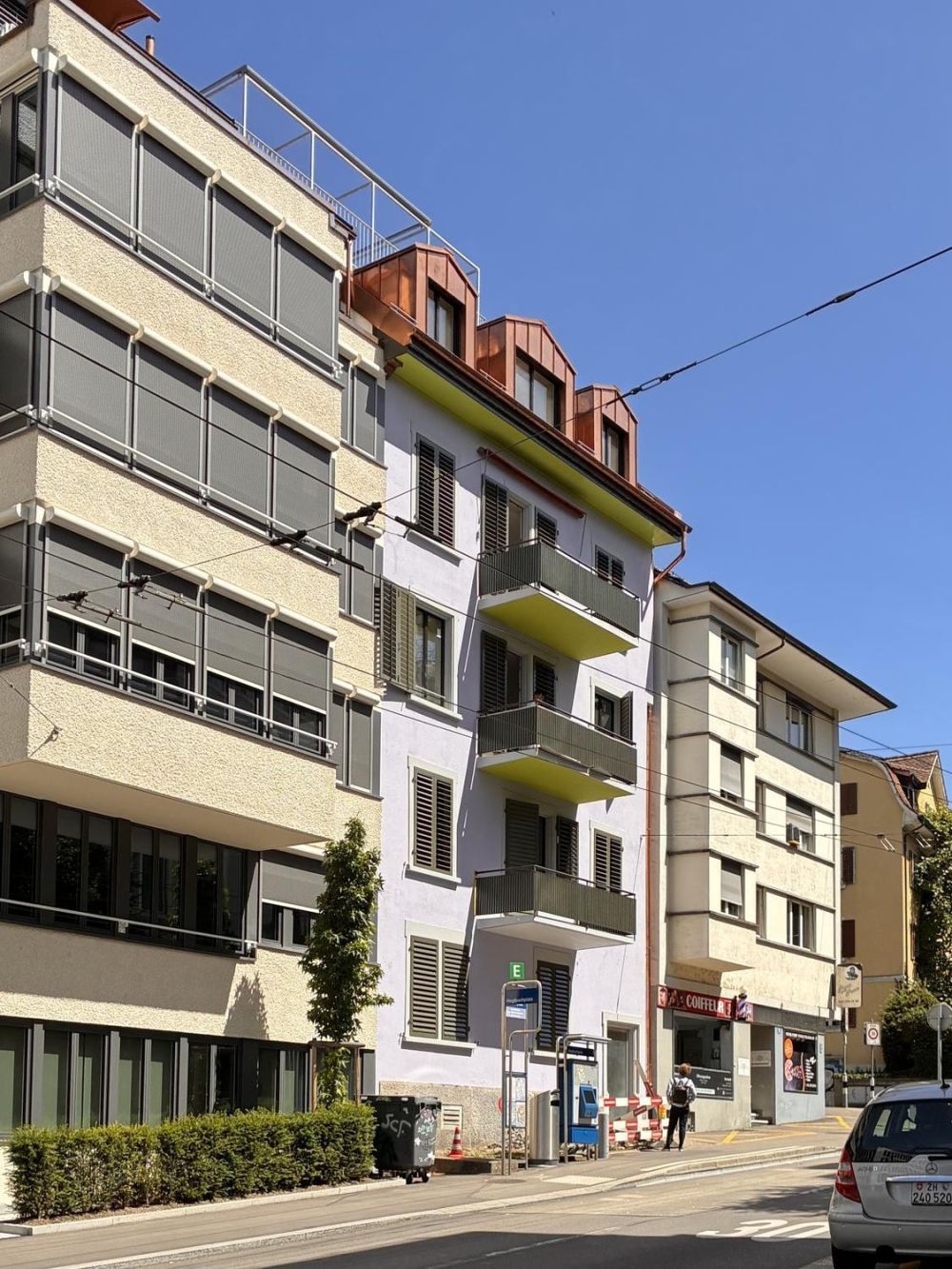 Altbauwohnung nach Totalsanierung - Strassenseite