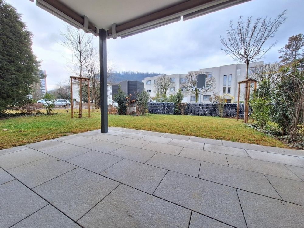 Moderne Gartenwohnung mit eigener Waschküche - Gartensitzplatz