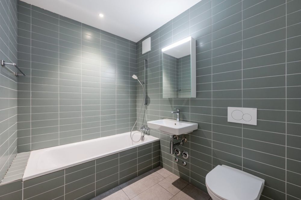 Attraktive 3.5-Zimmer-Wohnung in Frick - zentral und modern wohnen - Badezimmer