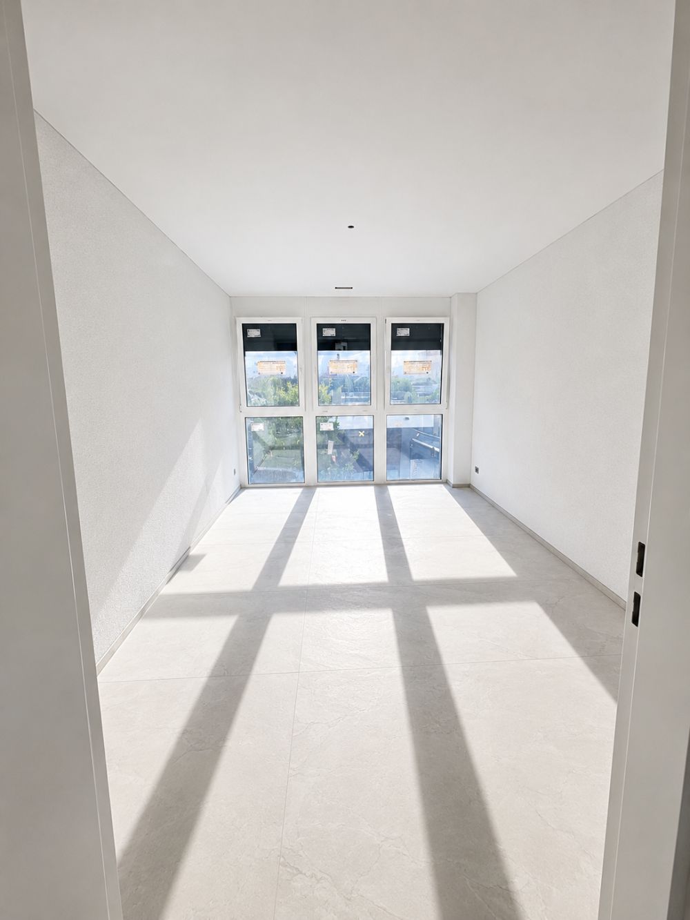 Luxus pur – Exklusive 4.5-Zimmer-Terrassenwohnung in Rothrist - Bild 3
