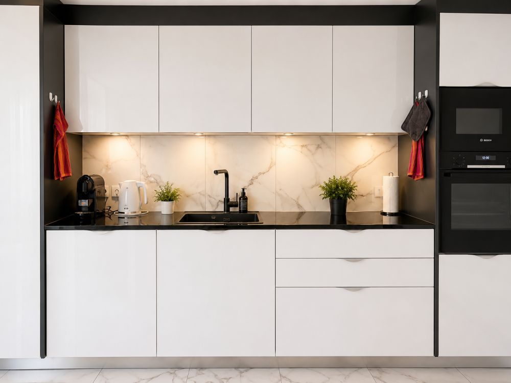 Helle 2.5 Zimmer-Wohnung mit Balkon in Studen - Bild 1