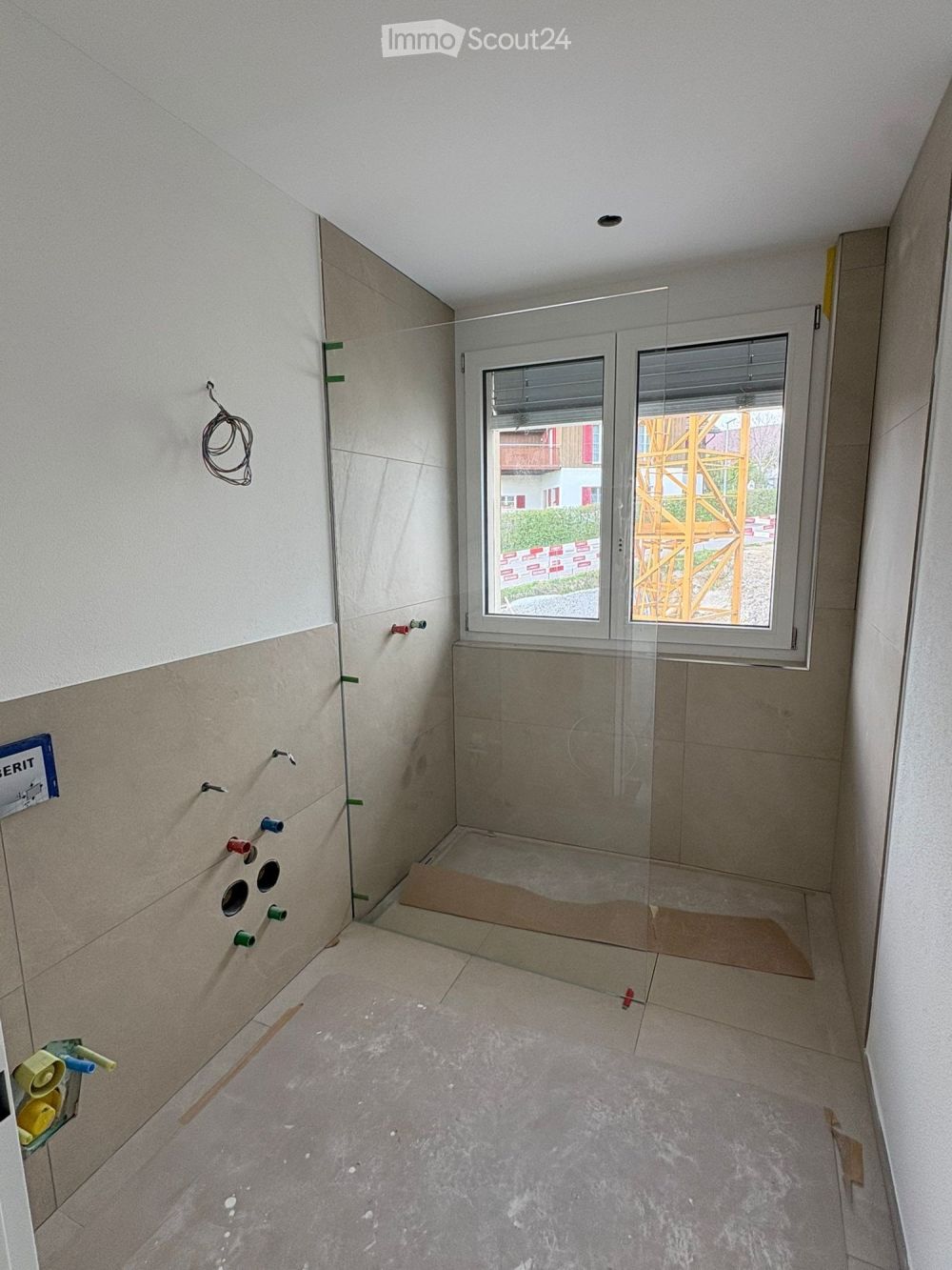 Erstbezug mit 32 m² Balkon – modernes Wohnen mit Weitblick in Truttikon - Bild 11