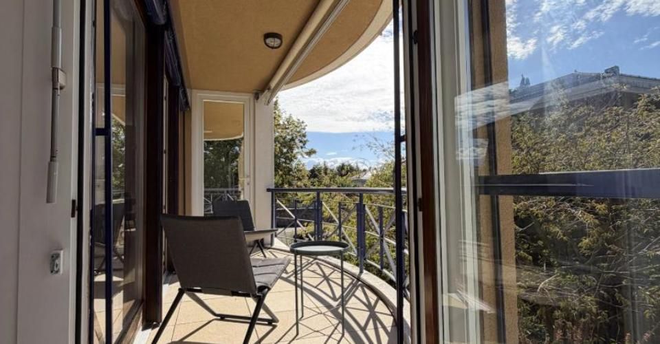 Appartement central, meublé et rénové haut de gamme, proche de TOUT et - Appartement 3.5 pièces - image - 10