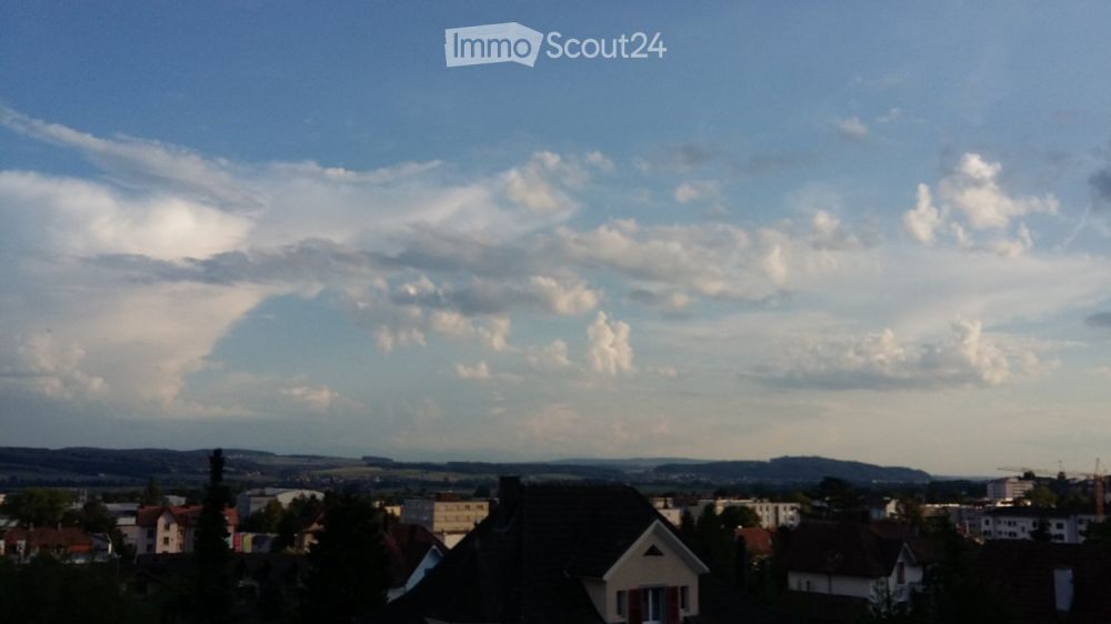 4 Zimmer-Wohnung mit Balkon und toller Aussicht - Bild 3