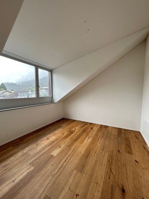 Moderne 2.5-Zimmer-Dachwohnung im Neubau – Kirchstrasse 20, Glarus - Bild 6