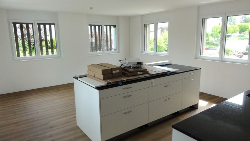 Zu vermieten (Erstvermietung) grosszügige 3,5 Zimmer - Wohnung mit grossem Balkon - Bild 3