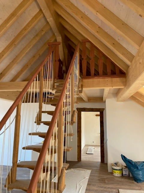 Moderne 4.5-Zimmer-Dachwohnung in Büsserach mit Balkon und schöner Aussicht - Bild 2