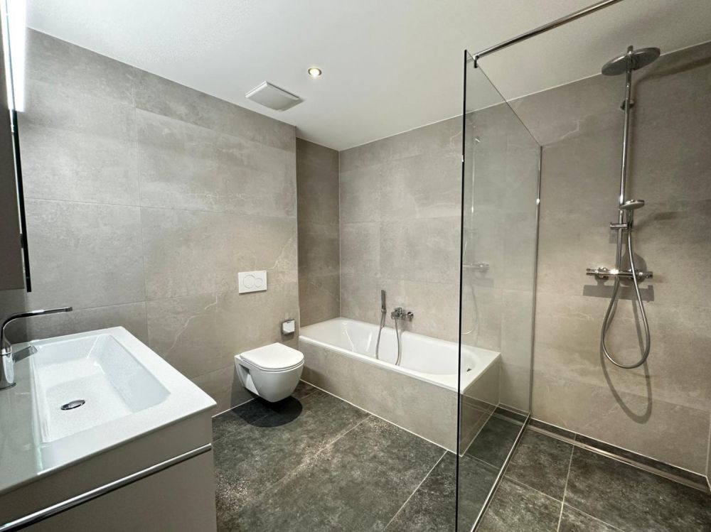 4.5 Zimmerwohnung im 2. OG - Badezimmer