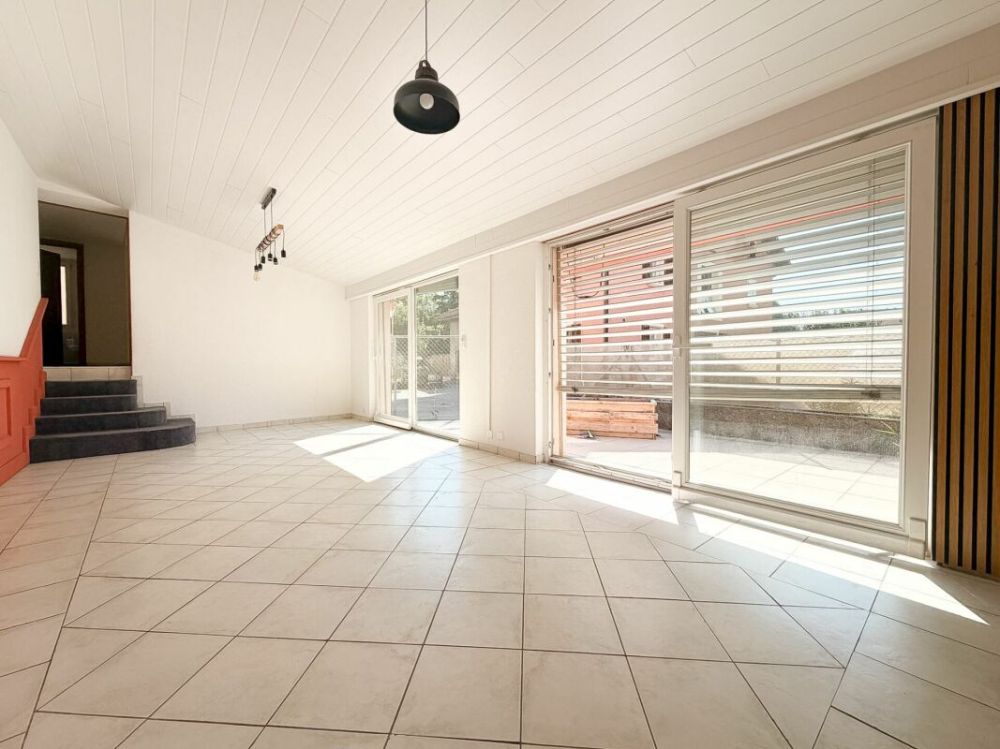 À louer : Maison de village contigu de 6.5 pièces - Bild 2