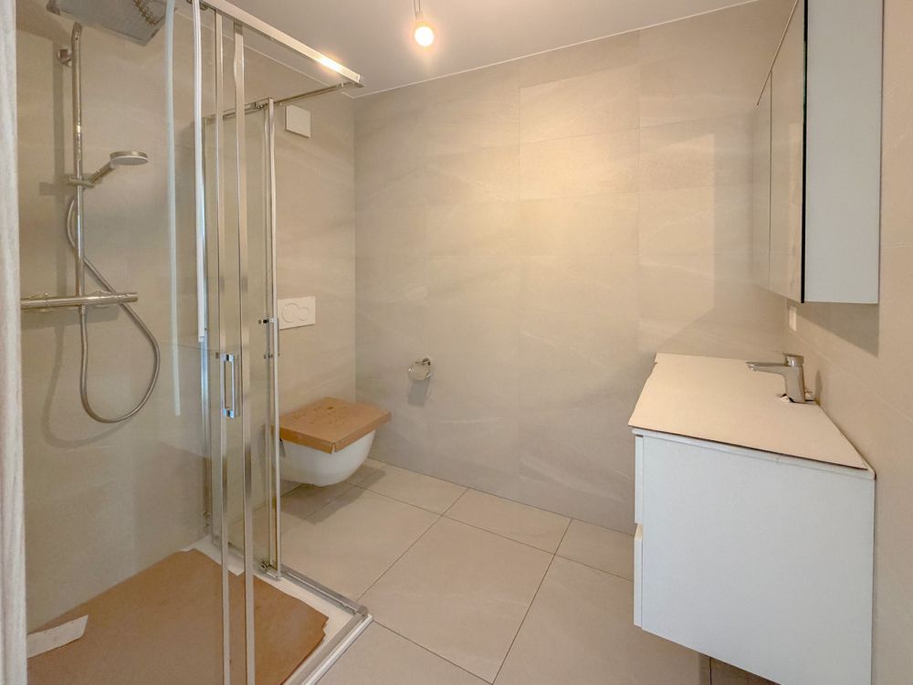 Appt neuf de 2.5 pces - 1er étage Magnifique vue sur les Alpes - Bild 8