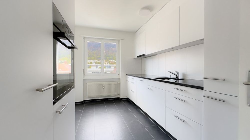 Totalsanierte 4 Zimmerwohnung mit grossem Balkon - Küche