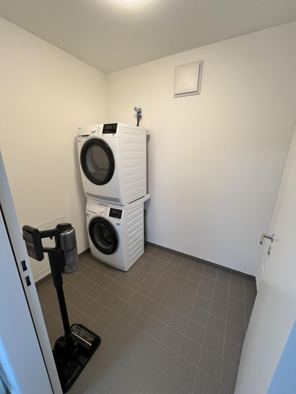 Moderne 2.5-Zimmer-Neubauwohnung mit Bergsicht  4 Min. zum Bahnhof Effretikon - Bild 11
