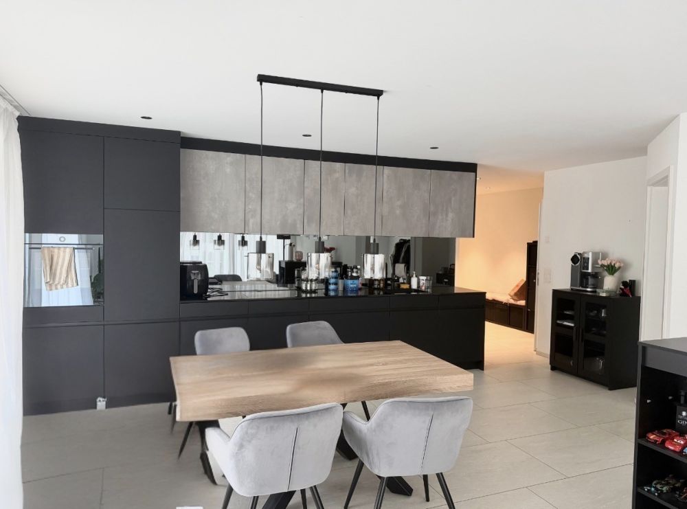 Moderne 3.5-Zimmerwohnung mit wunderschönem Garten und Aussicht - Bild 7