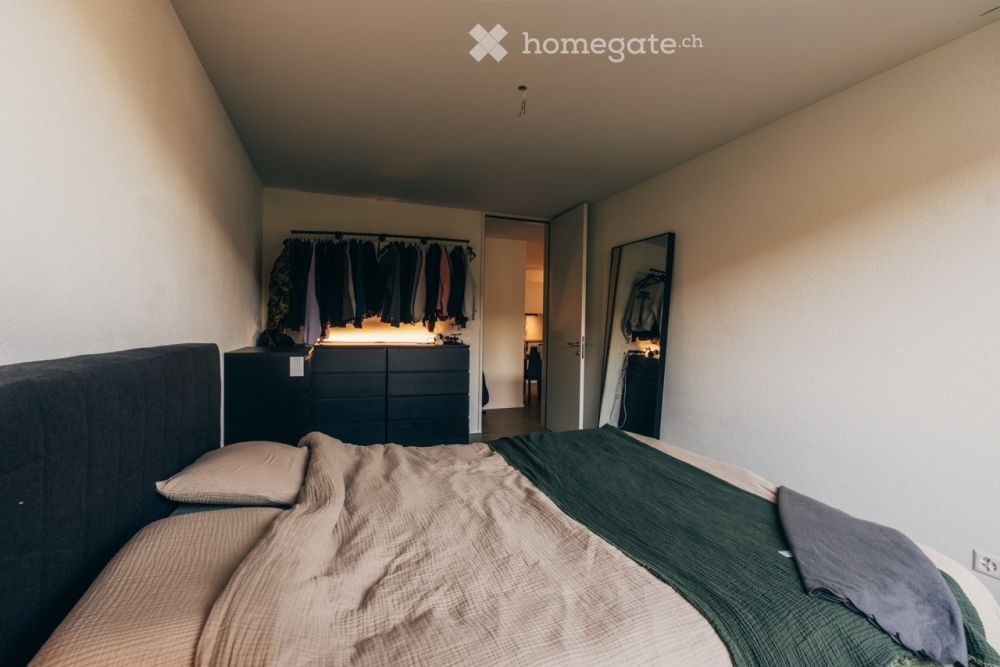 Modern 2.5-Room Ground Floor Apartment in Quiet Mönchaltorf - Bild 2